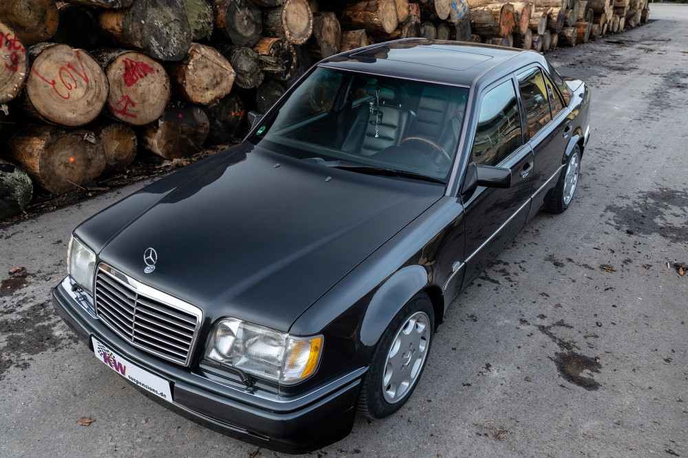 Mercedes-Benz W124
