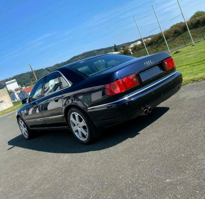 2001 Audi S8