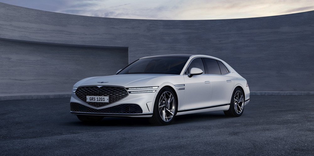 2023 Genesis G90