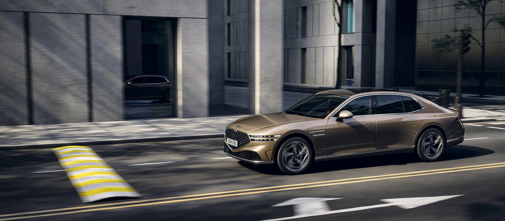 2023 Genesis G90