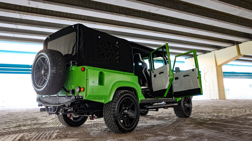 Land Rover Defender