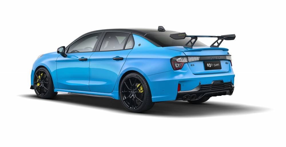Lynk & Co 03+ Cyan Edition