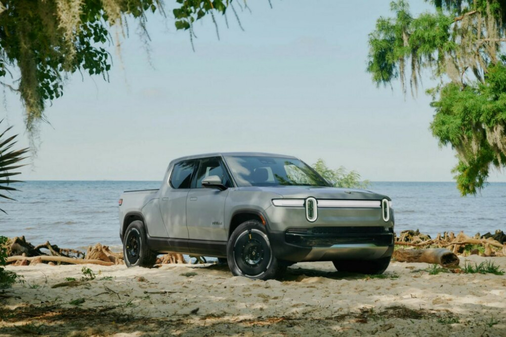 Rivian R1S And R1T