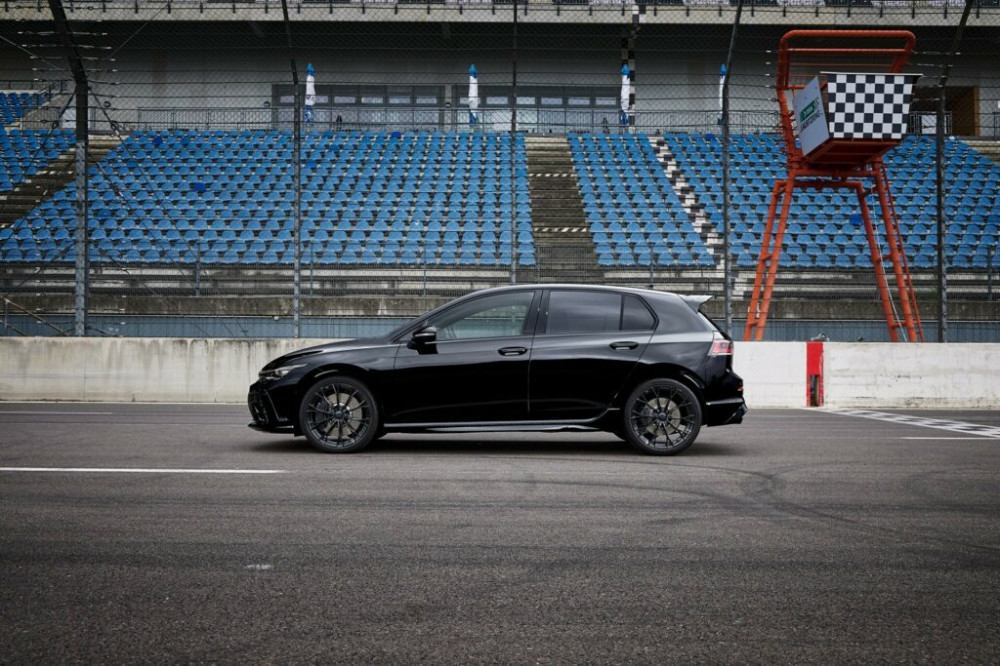 2025 VW Golf R