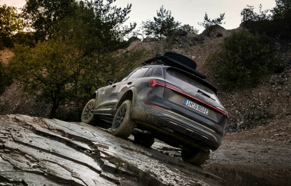 Audi Q8 E-Tron Edition Dakar