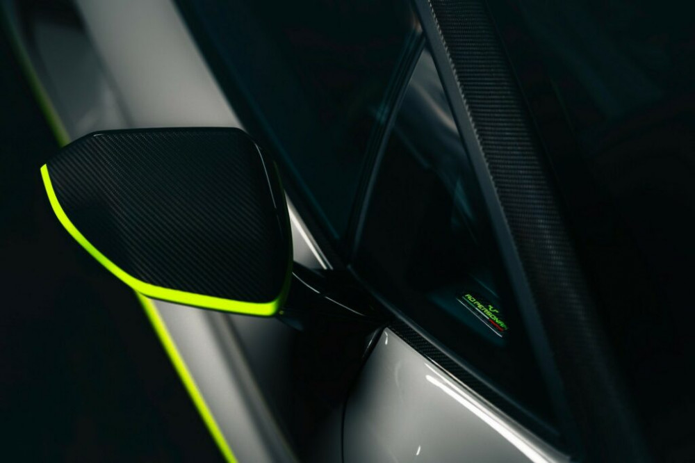 Lamborghini Revuelto