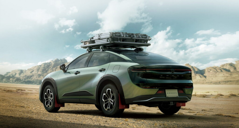 Toyota Crown Crossover RS Landscape