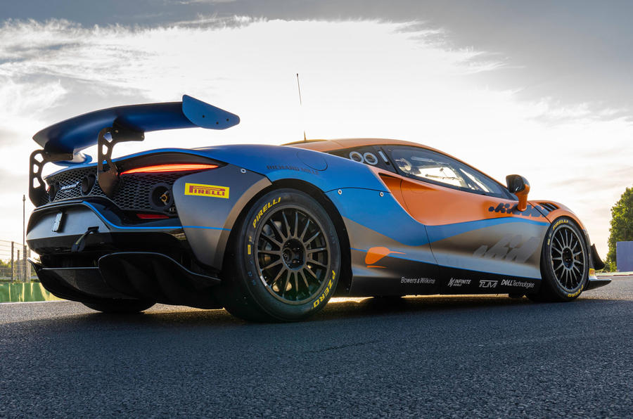 McLaren Artura GT4