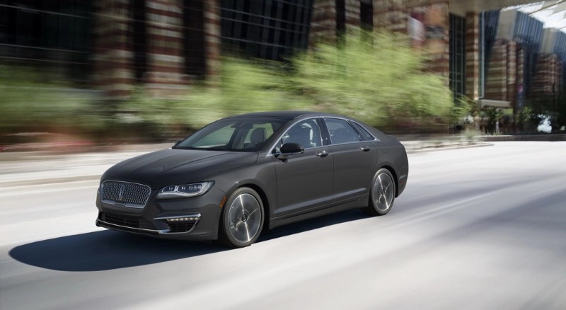Lincoln-exclusive 3.0-liter GTDI V6 engine provides effortless performance on the new 2017 Lincoln MKZ.