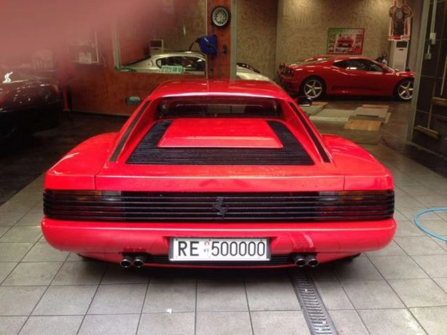 Ferrari-Testarossa-5