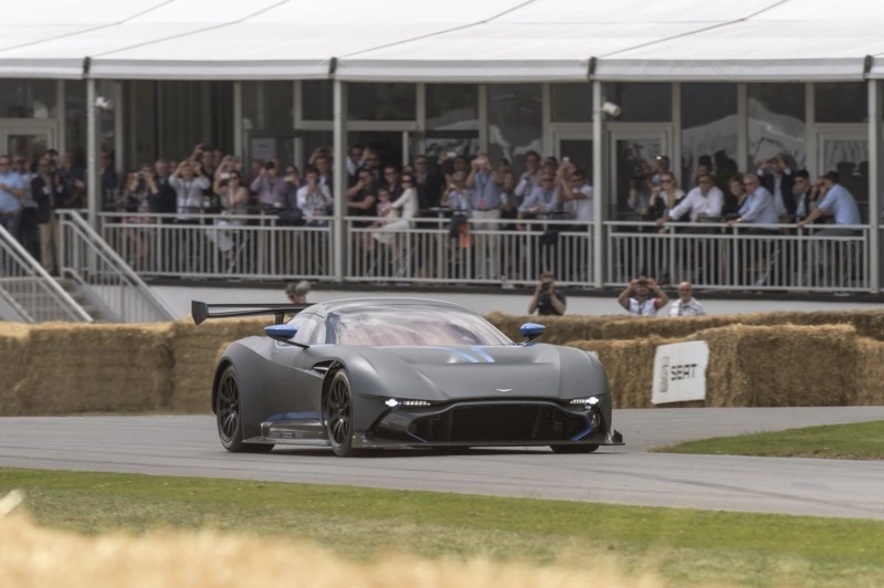 Aston-Martin-Vulcan-2