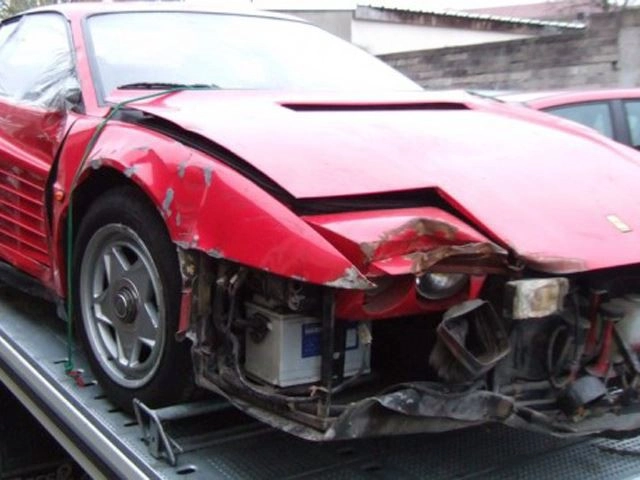 Ferrari-Testarossa-7