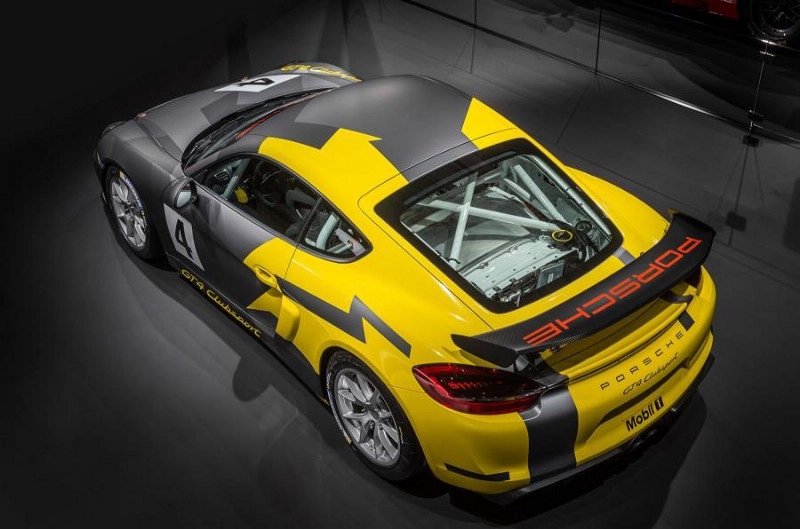 Porsche-Cayman-GT4-Clubsport-2