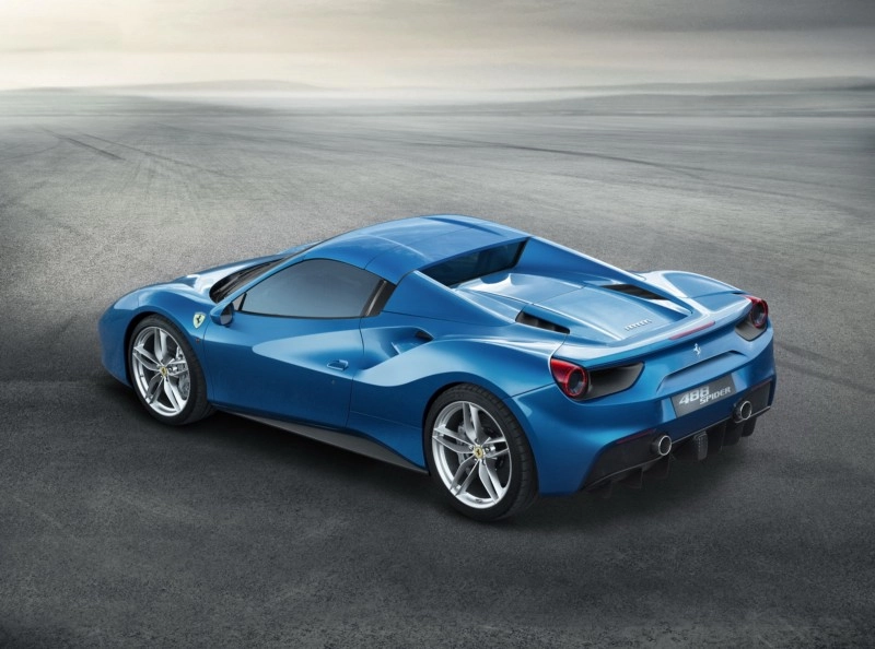 2015-Ferrari488Spider-02