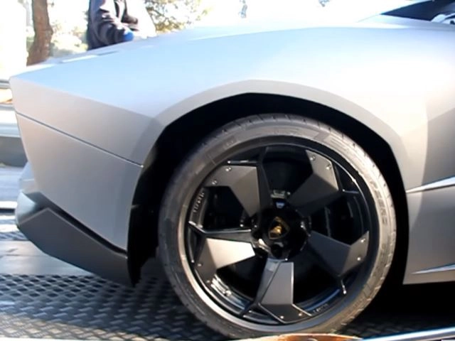 _Lamborghini-Reventon-5