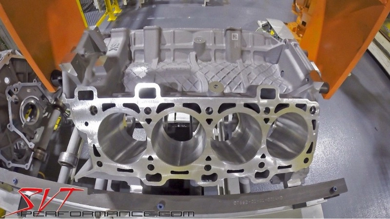 Shelby-GT350-Engine-2