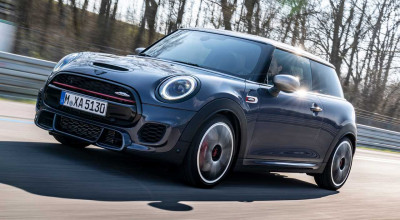 The Mini crossovers will receive the John Cooper Works packages - Photo