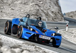 Car-motorcycle KTM X-Bow gets doors and the windscreen. - Photo