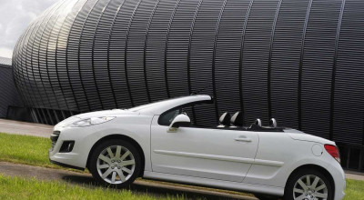 Peugeot is preparing a convertible version of 208 - Photo