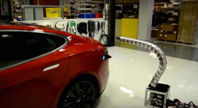 The future Tesla: The snake that automatically connects to the car's outlet? (VIDEO) - Photo
