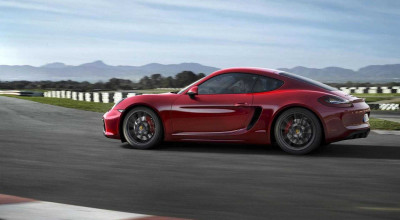 Porsche has confirmed the introduction of four-cylinder boxer engine in the ranges of Cayman and Boxster! - Photo