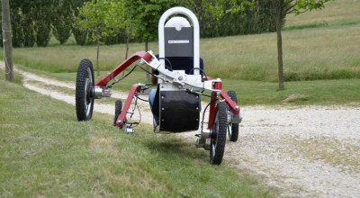 The bizarre spider car! - Photo