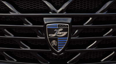 <span style='background: #ff0000'>Infiniti</span> <span style='background: #ff0000'>QX80</span> receives the retro treatment! - Photo