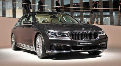 BMW 7 Series shows itself from a new perspective - Photo