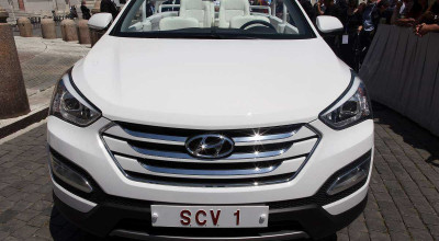 Hyundai Santa Fe is the new Popemobile! - Photo