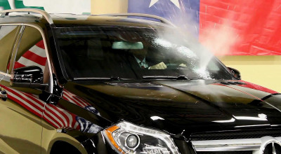 Do you want to drive an armored Mercedes-Benz? Here's an attack saw from the inside! - Photo