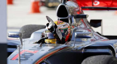 A farewell to Lewis - Photo