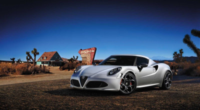 Alfa Romeo announces 4C Competizione - Photo