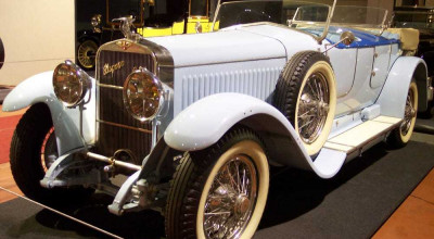 In a barn were discovered more than 100 vintage cars! - Photo