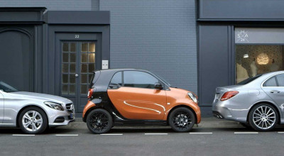 Only a Smart can park in a Smart’s parking spot! - Photo