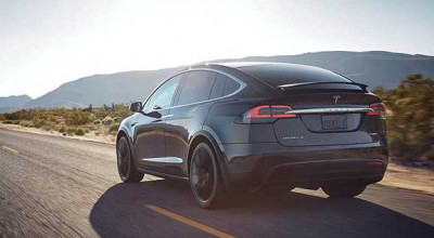 Tesla Model X Slowly but surely entering the SUV segment! - Photo