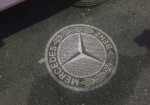The new Mercedes-Benz GLE could be equipped with a pavement emblem projector! - Photo