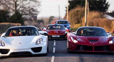 He is the first millionaire who has the fastest three <span style='background: #ff0000'>hypercars</span> the in the world! (VIDEO) - Photo