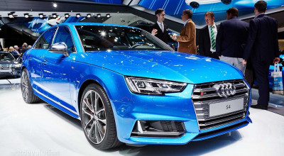 Audi S4 Sedan hits twice with an S4 Avant ! - Photo