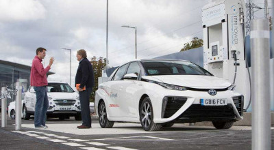 Hydrogen bombs from Toyota - Photo