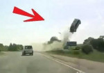 FRONT TIRE EXPLOSION FATAL CRASH - Photo
