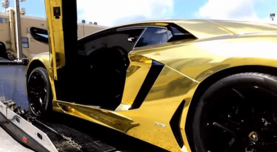 Here is how a gold plated Lamborghini Aventador looks. - Photo