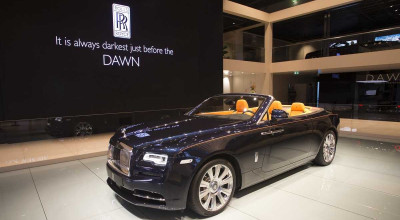 Real Life Video of Rolls Royce Dawn - Photo