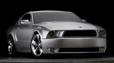 <span style='background: #ff0000'>Ford</span> Mustang Iacocca Silver 45th Anniversary - Photo