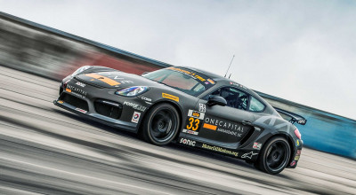 Porsche GT4 Clubsport Sings on the Track. - Photo