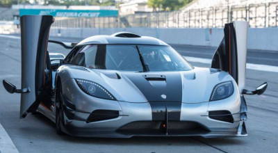 The First Ever Koenigsegg One:1 For Sale for $6 Million - Photo