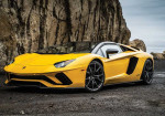 Don’t Buy an Aventador If You are Tall! (Video) - Photo