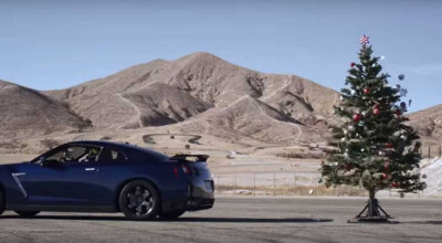 See How A Nissan GT-R Can Take Care Of Your Christmas Tree (VIDEO) - Photo