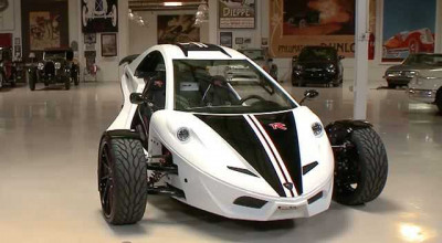 Jay Leno Reviews An Awesome Reverse Trike - Photo