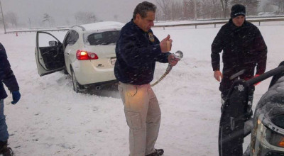 The Government Literally Helps Drivers Stuck In Snow - Photo