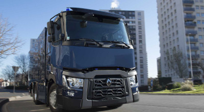 Amored 6x2 Renault <span style='background: #ff0000'>Trucks</span> For Bank Of France - Photo